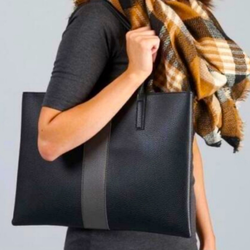 New Vince Camuto Leather Tote